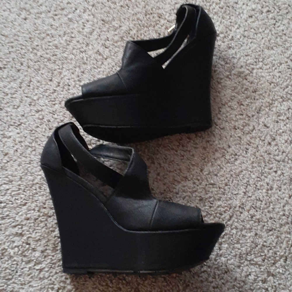 CANDIES sz 8.5 caprimm black shoes - wore 1x